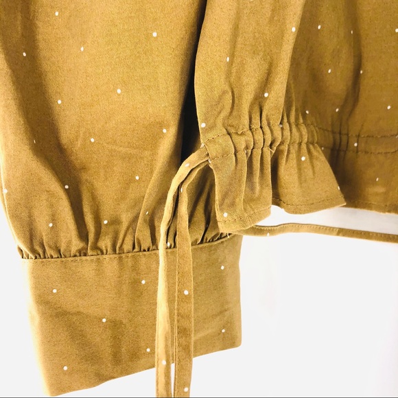 141. Danielle Bernstein Puff Sleeve Crop top With Cinch - Picture 4 of 6